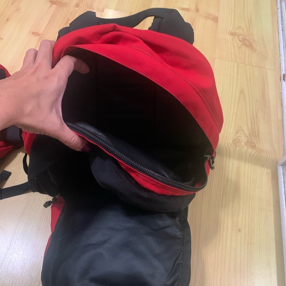 The North Face day backpack - Picture 2 of 2